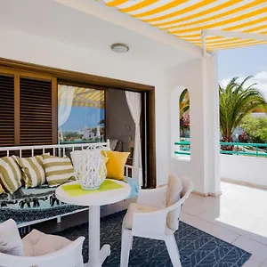https://las-carabelas-8-next-to-the-sea-and-all-amenities.in-canary-islands.com